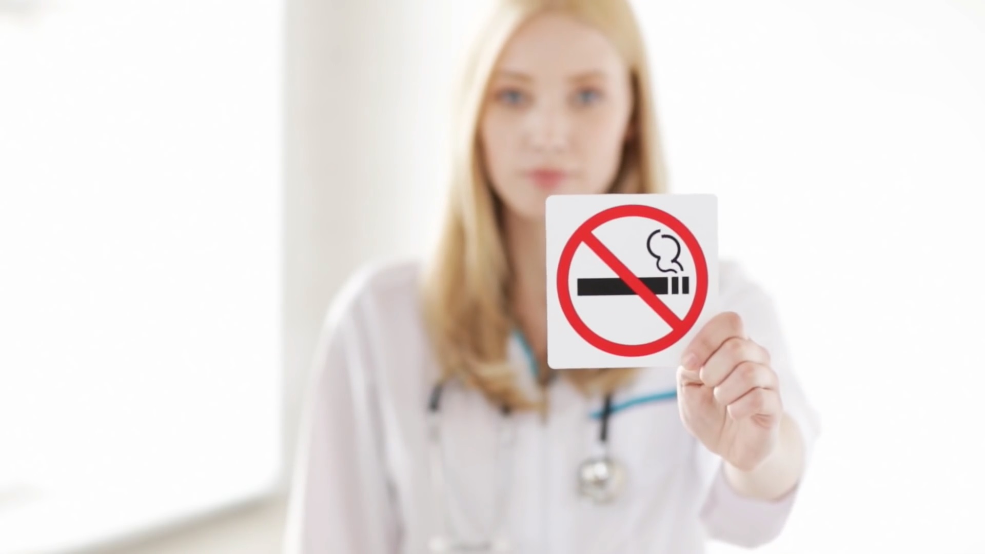 doctor-stop-smoking-help-her-quit